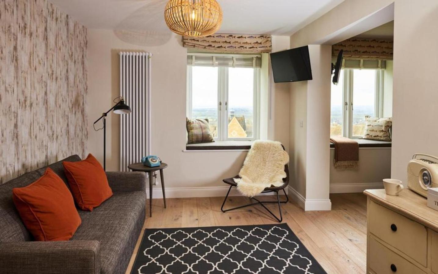 The Fish Hotel Broadway  Room photo